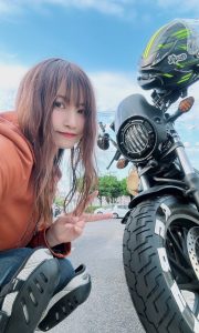 MCはサメに噛まれたバイク女子"みんたん"さん!! MCはサメに噛まれたバイク女子"みんたん"さん!!